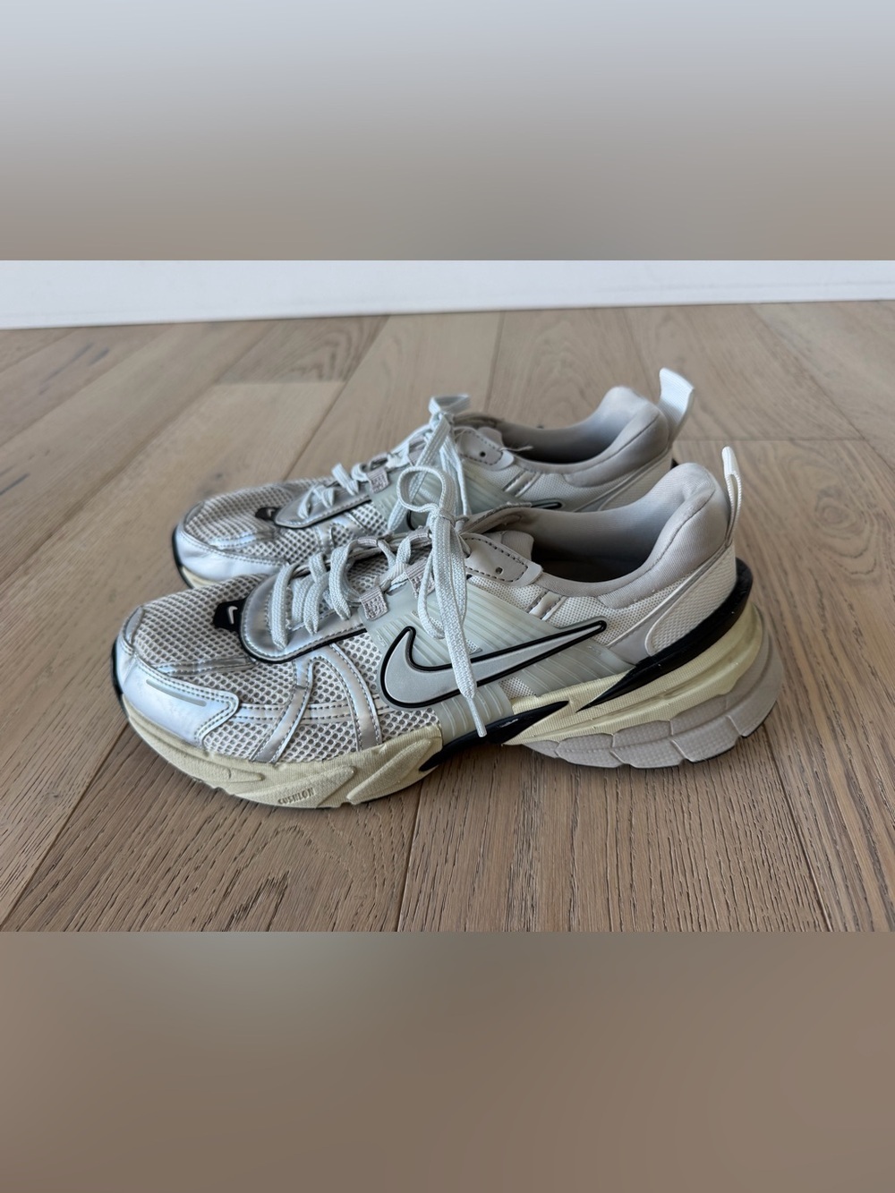 Nike V2K Run Summit White Metallic Silver Women's Size 10